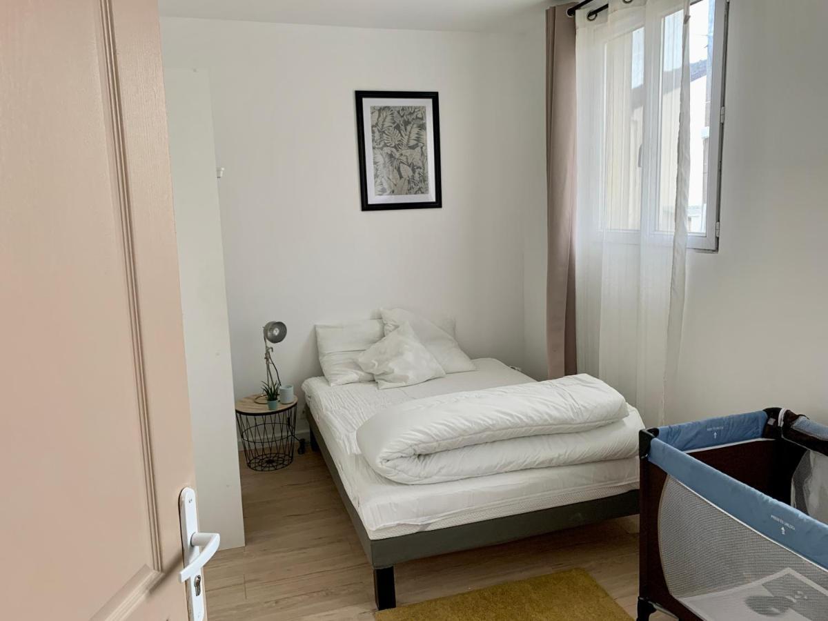 Agreable Maison Avec Parking Gratuit Sur Place. Сен-Дени Экстерьер фото